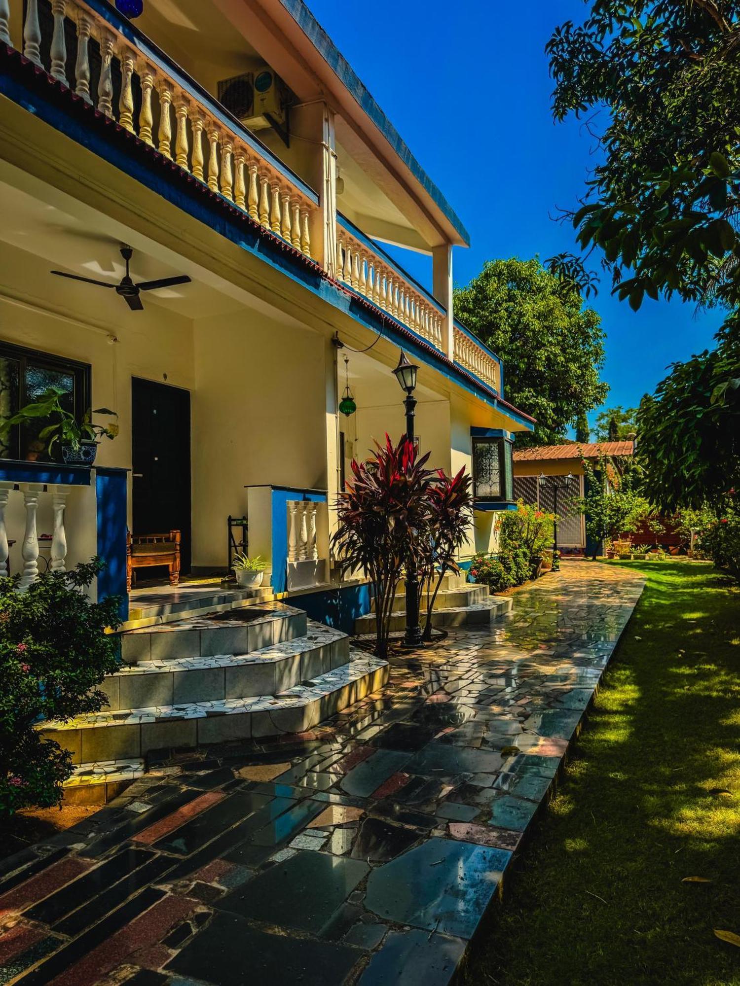 1Bhk Suites With Kitchen & Pool By Goaround Homes At Vagator Exteriör bild